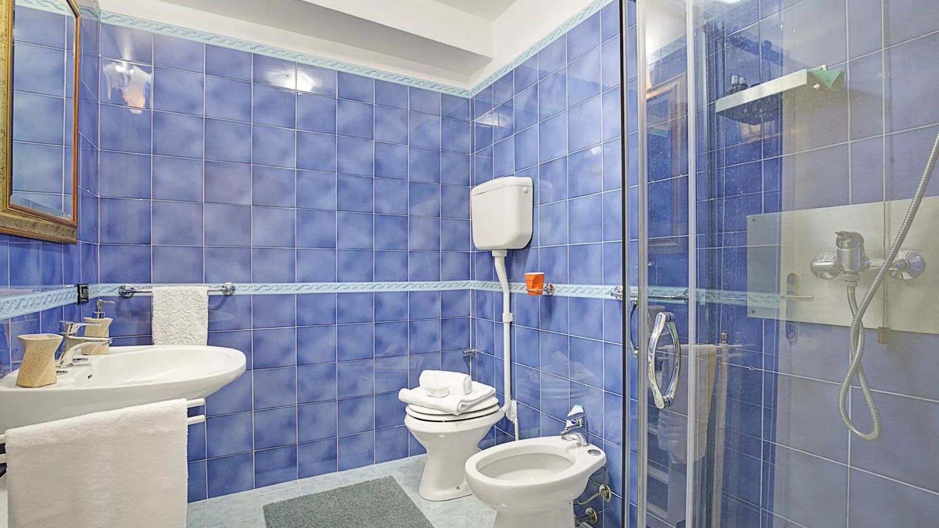 Robert House 50M From The Lake - Happy Rentals Gardone Riviera 0*,  Italy